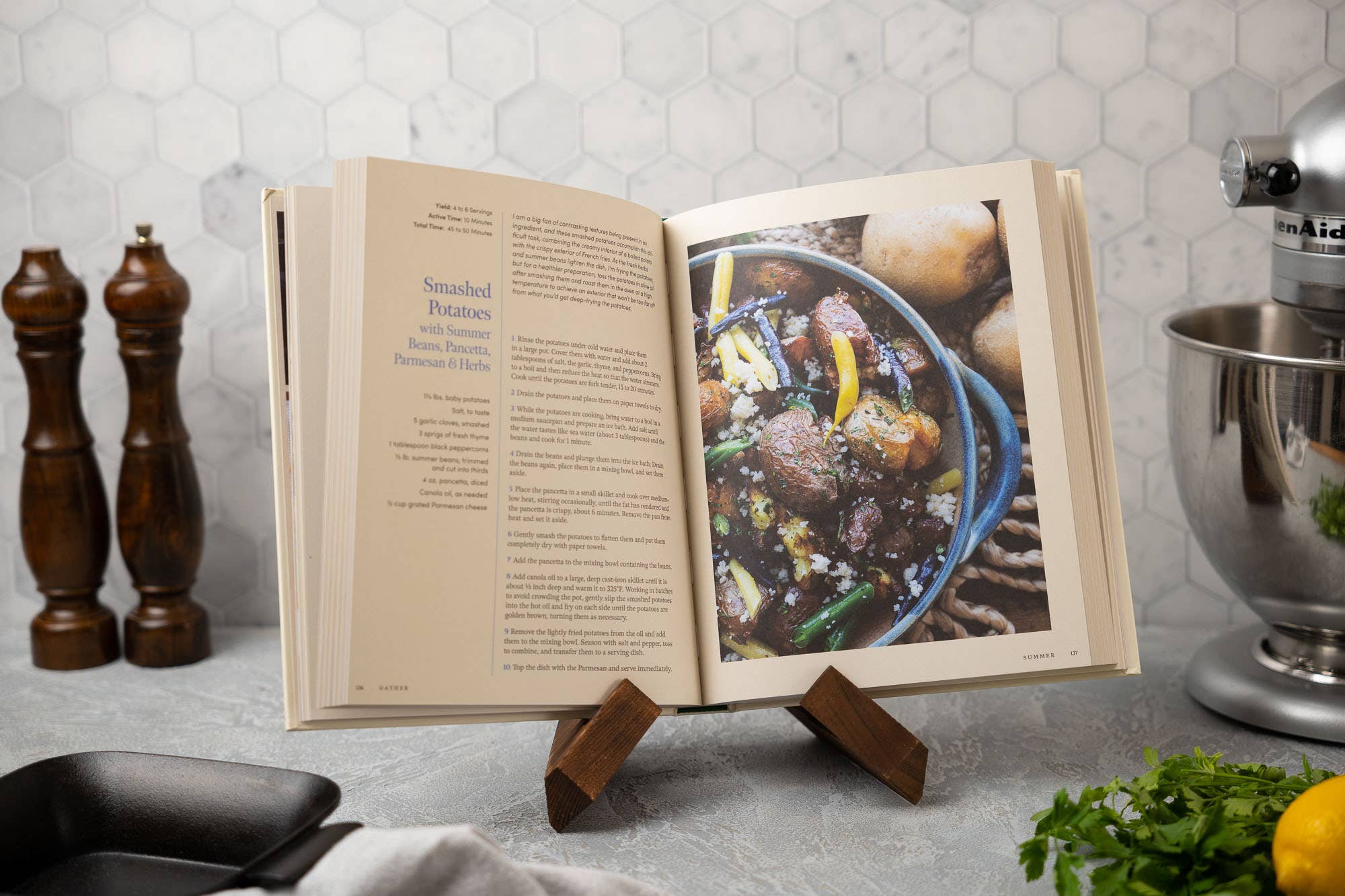 HarperCollins Focus - Gather: 100 Seasonal Recipes that Bring People Together