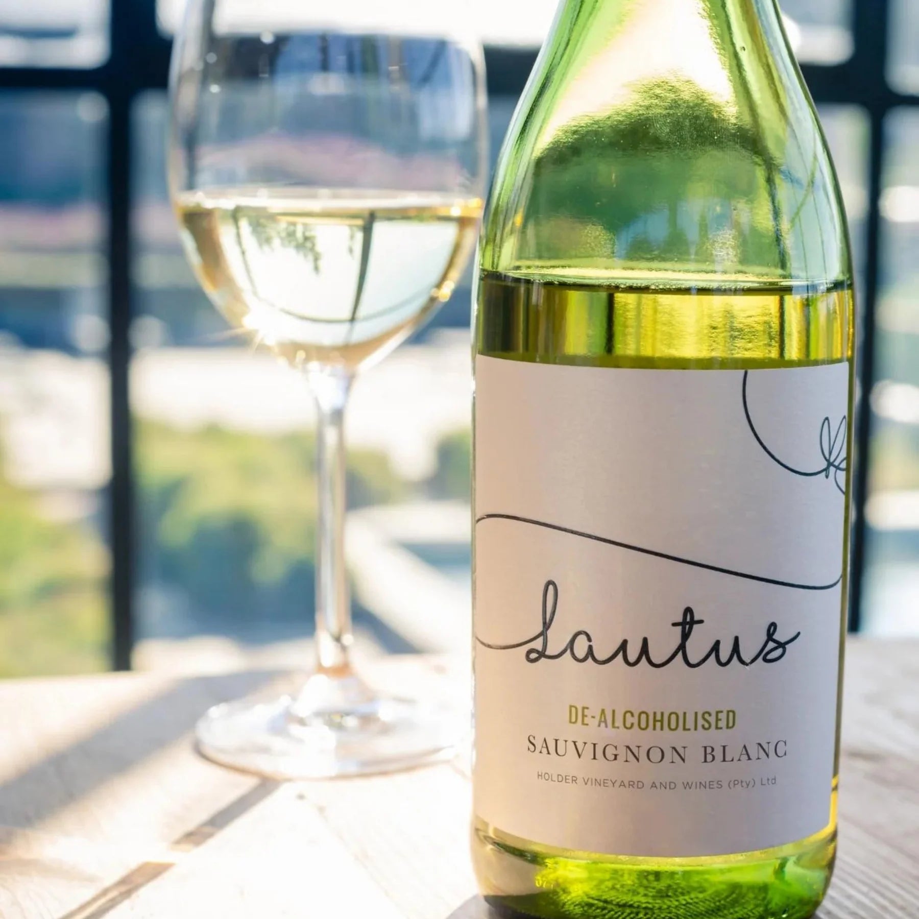 Lautus NA Sauvignon Blanc 750mL
