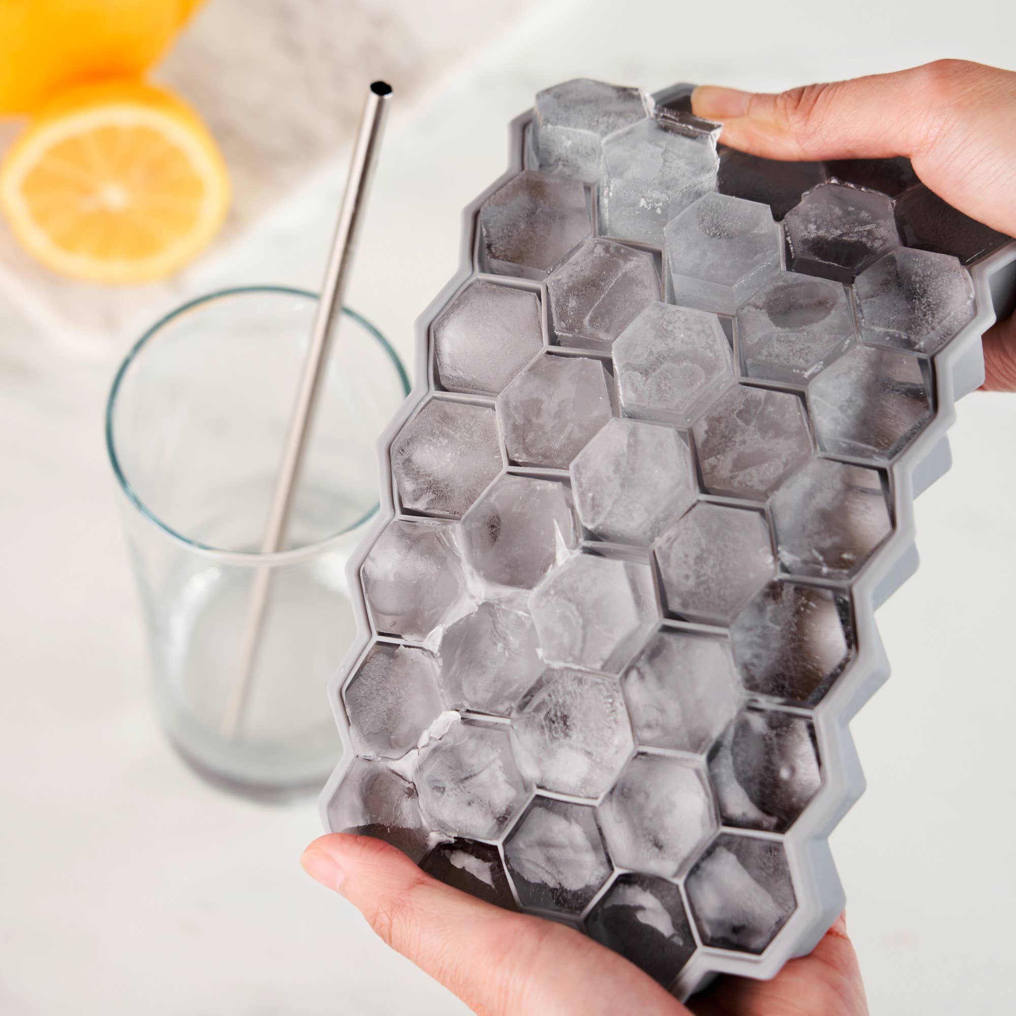 Honeycomb Silicone Ice Tray wtih Lid